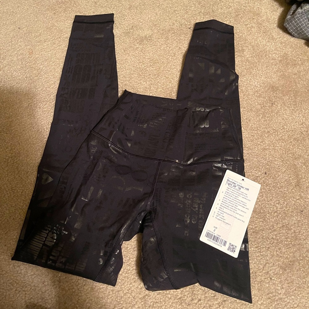 Lululemon black spec edition wunder under leggings